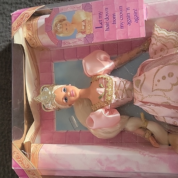 Vintage Rapunzel Barbie - Picture 3 of 8